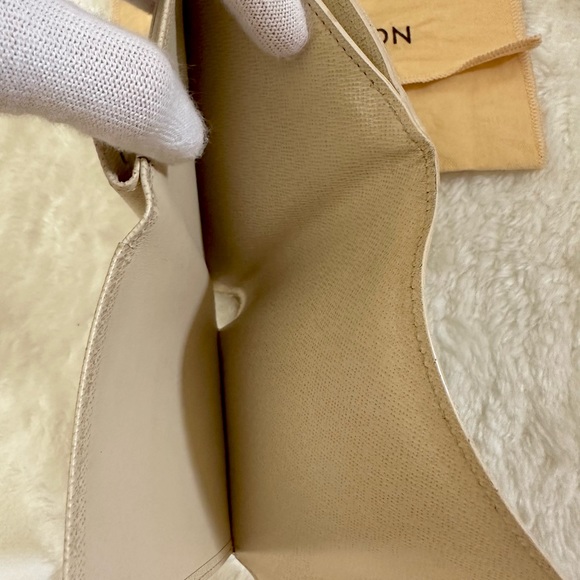 SOLD Louis Vuitton damier azur wallet full set - Picture 9 of 13